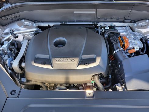 Certified 2023 Volvo XC90 T8 Plus w/ Protection Package Premier image 18