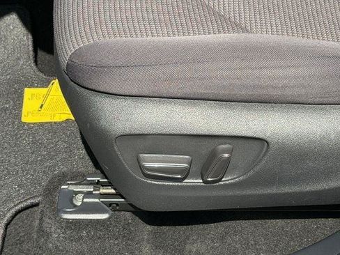 Certified 2025 Toyota Highlander LE FWD image 20