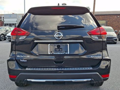 Used 2018 Nissan Rogue SV w/ Premium Package AWD/4WD image 5