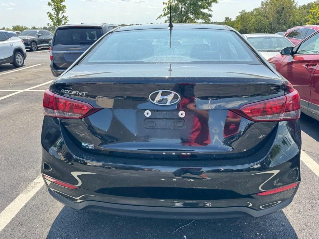Used 2021 Hyundai Accent SE FWD image 3
