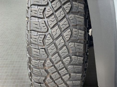 Used 2025 Chevrolet Silverado 1500 ZR2 w/ Technology Package image 11