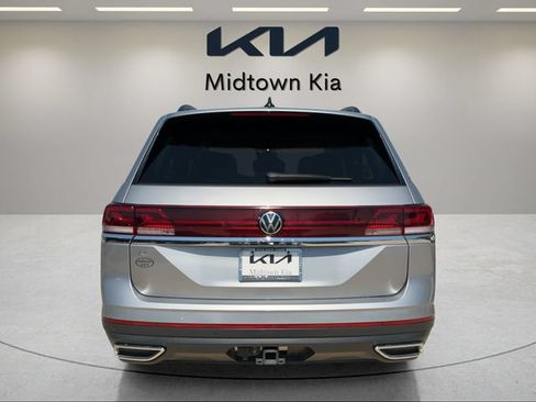 Used 2026 Volkswagen Atlas SE FWD image 4