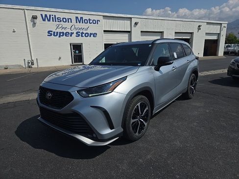 Used 2022 Toyota Highlander XSE image 1