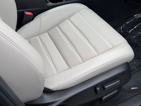 Used 2024 Honda CR-V EX-L image 16