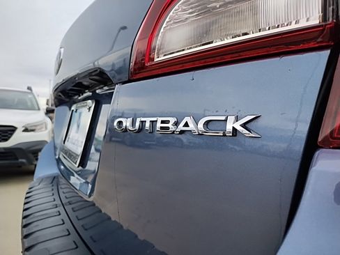 Used 2018 Subaru Outback 2.5i Limited image 13