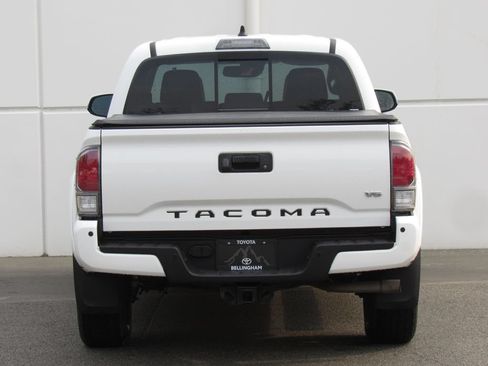 Certified 2020 Toyota Tacoma TRD Sport w/ TRD Premium Sport Package AWD/4WD image 7