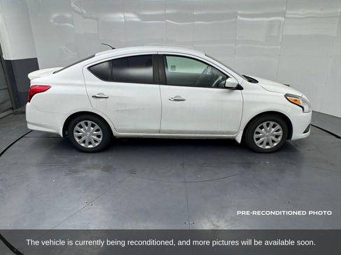 Used 2016 Nissan Versa SV FWD image 6