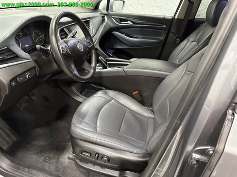 Used 2019 Buick Enclave Essence image 3