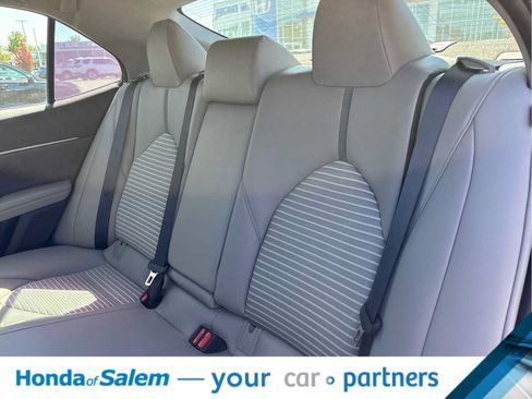 Used 2019 Toyota Camry SE w/ Carpet Mat Package FWD image 13