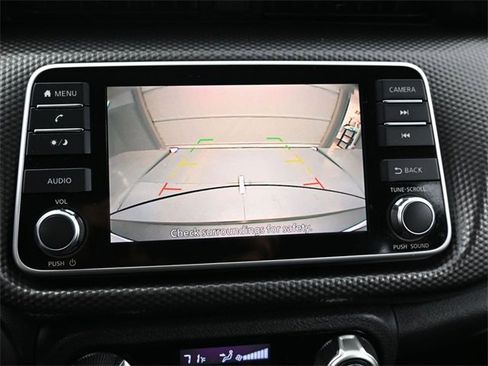 Used 2019 Nissan Kicks SV image 15