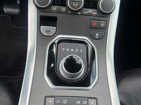Used 2016 Land Rover Range Rover Evoque SE image 18