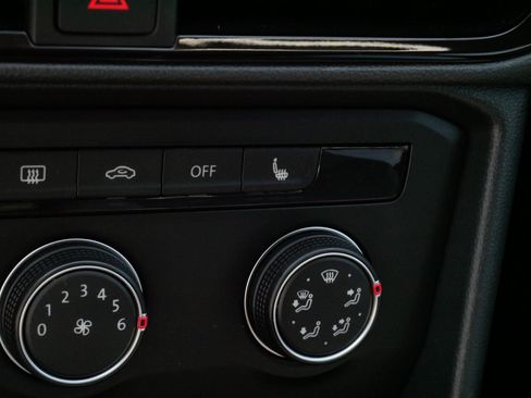 Certified 2022 Volkswagen Taos SE AWD/4WD image 29