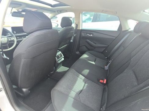 Used 2025 Honda Accord SE image 10