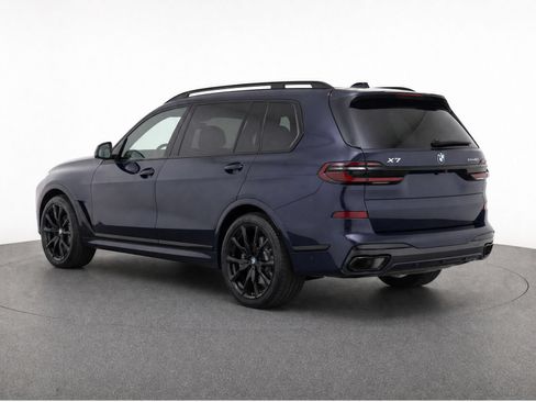 Used 2024 BMW X7 xDrive40i w/ M Sport Package AWD/4WD image 7