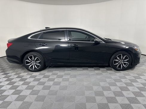 Used 2016 Chevrolet Malibu LT image 2