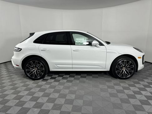 Certified 2025 Porsche Macan image 8