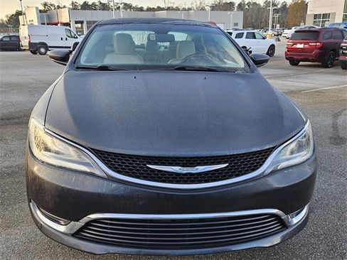 Used 2017 Chrysler 200 Limited Platinum w/ Comfort & Convenience Group image 2
