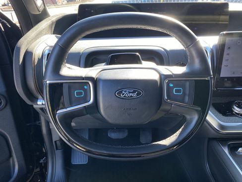 Used 2025 Ford Expedition Tremor image 11