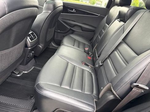 Used 2019 Kia Sorento SX w/ SX Touring Package AWD/4WD image 19