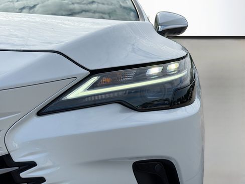 Used 2025 Lexus RX 350h w/ Convenience Package image 9