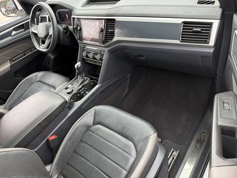 Certified 2023 Volkswagen Atlas Cross Sport SEL Premium R-Line AWD/4WD image 29