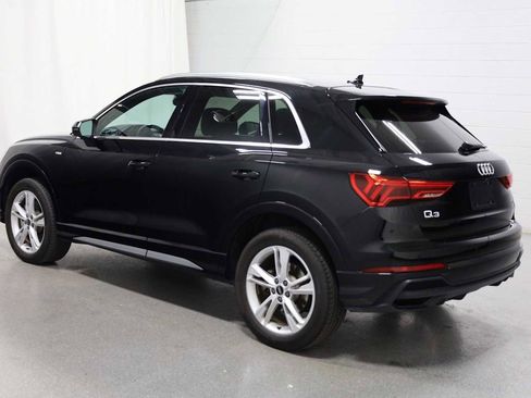 Used 2024 Audi Q3 2.0T Premium w/ Convenience Package image 3
