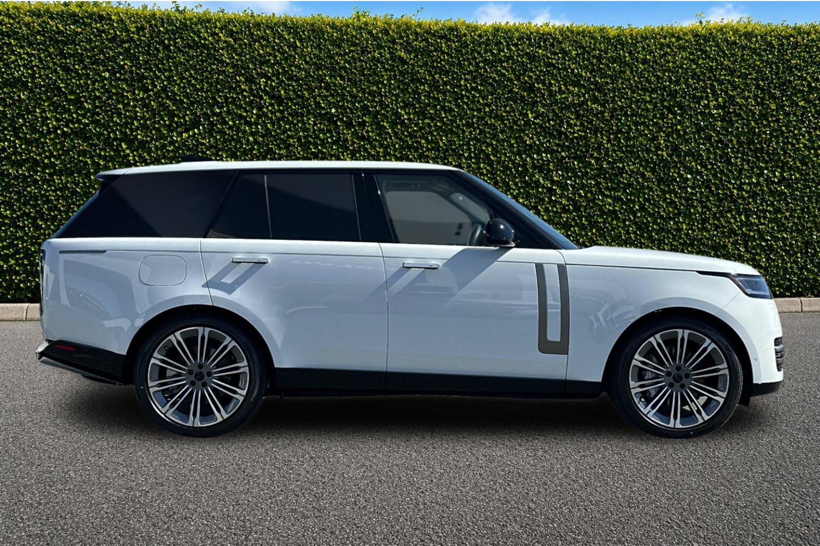 New 2026 Land Rover Range Rover SE AWD/4WD image 7