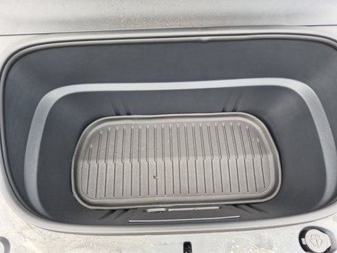 Used 2026 Tesla Model Y 2WD image 25