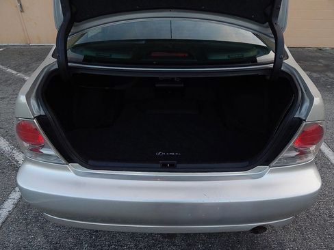 Used 2002 Lexus IS 300 image 24