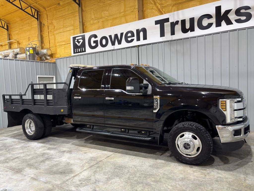 Used 2019 Ford F350 Lariat w/ Lariat Value Package AWD/4WD image 3