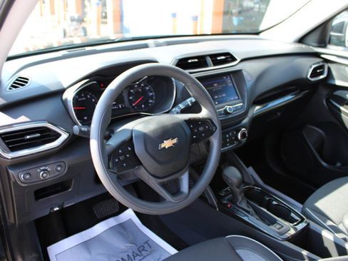 Used 2023 Chevrolet TrailBlazer LT FWD image 13