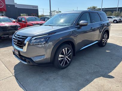 New 2025 Nissan Pathfinder Platinum