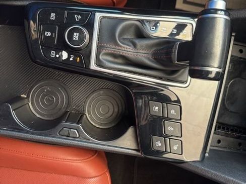 Used 2025 Kia Sportage SX image 19