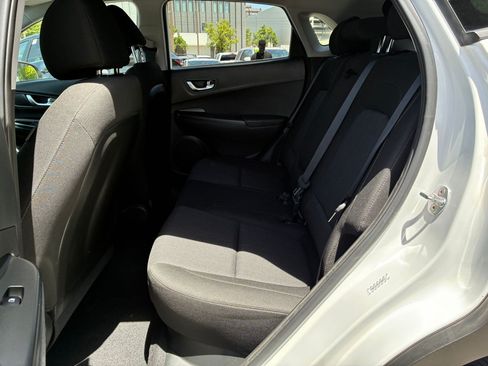 Certified 2022 Hyundai Kona SEL w/ Convenience Package AWD/4WD image 27