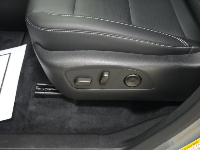 Used 2026 Chevrolet Traverse LT AWD/4WD image 10