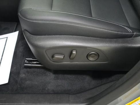 Used 2026 Chevrolet Traverse LT AWD/4WD image 10
