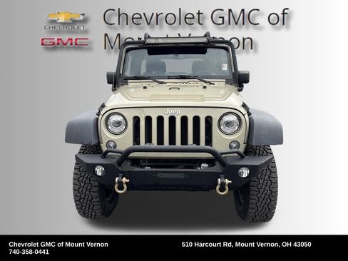 Used 2017 Jeep Wrangler Unlimited Rubicon w/ Cold Weather Group image 8