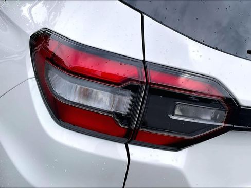 Used 2025 Honda Pilot Elite image 29