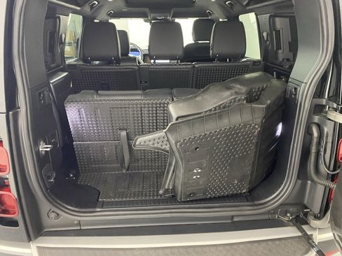 Used 2021 Land Rover Defender 110 S image 30