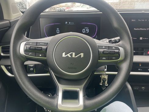 Used 2025 Kia Sportage LX image 32