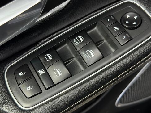 Used 2020 RAM 1500 Laramie AWD/4WD image 25