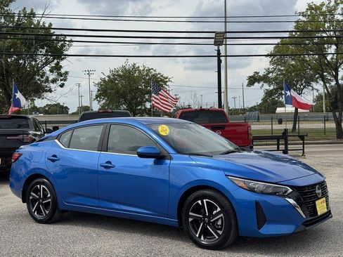 Used 2025 Nissan Sentra SV FWD image 3