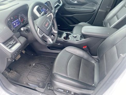 Used 2023 GMC Terrain SLT w/ Infotainment Package II image 8