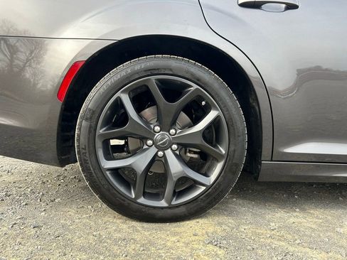 Used 2022 Chrysler 300 Touring L w/ Comfort Group image 24