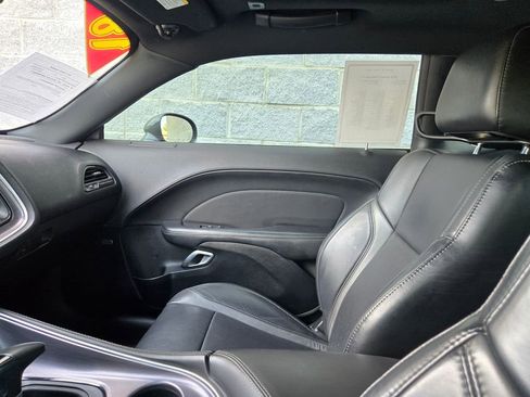 Used 2018 Dodge Challenger GT w/ Blacktop Package AWD/4WD image 29