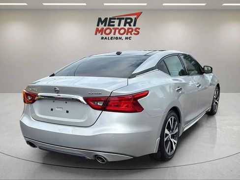 Used 2017 Nissan Maxima Platinum image 5