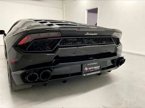 Used 2017 Lamborghini Huracan LP 580-2 RWD image 42