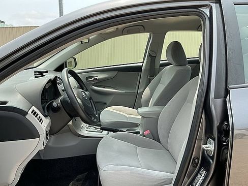 Used 2011 Toyota Corolla LE FWD image 17