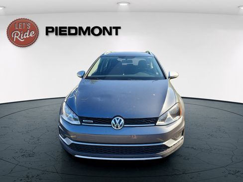Used 2017 Volkswagen Golf Alltrack S AWD/4WD image 2