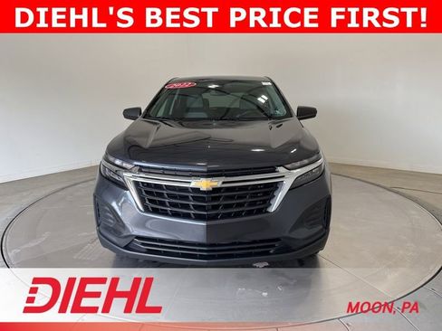 Used 2022 Chevrolet Equinox LS w/ LS Convenience Package AWD/4WD image 2